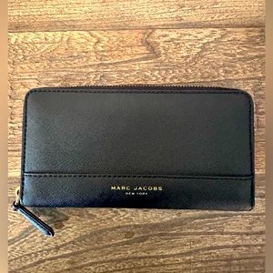 Black Marc Jacobs continental wallet amazing condition pet free/smoke free home